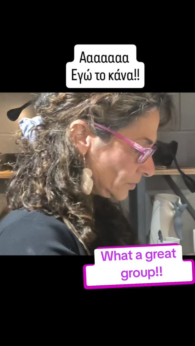 Σήμερα μου έκανε την τιμή μια εκπληκτική ομάδα να βρεθεί στο εργαστήριό μου για ένα μεγάλο workshop κεραμικής. Δημιούργησαν, ήπιαμε το κρασί μας και χαλαρώσαμε... Δεν είχα ιδέα πόσο όμορφα θα πέρναγα......

Τους ευχαριστώ!!!

#ilioupoli #ceramics #artwork #workshops